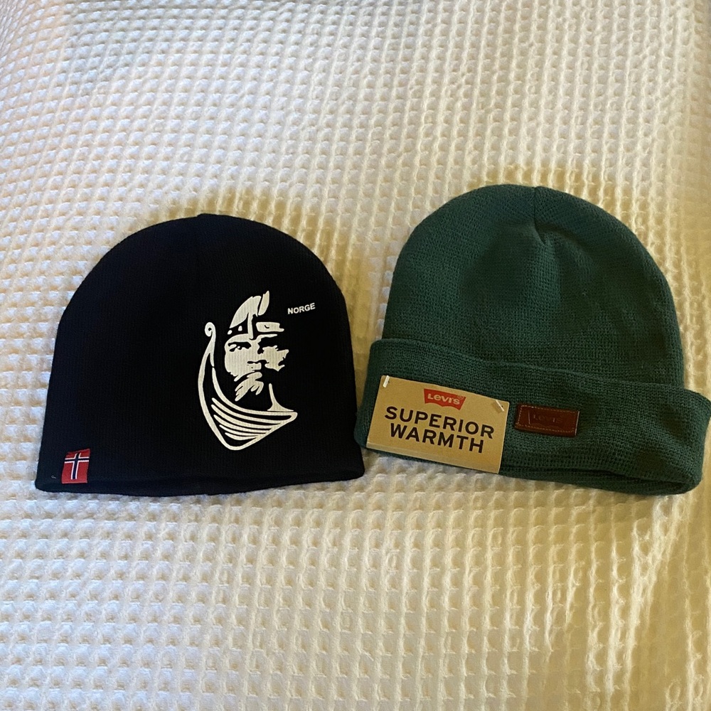 Black and Green Beanie Set